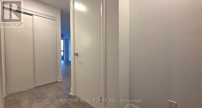 Photo du bâtiment - 2 Erskine Rd