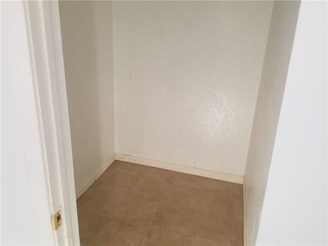 Building Photo - 807 Havenwood Dr