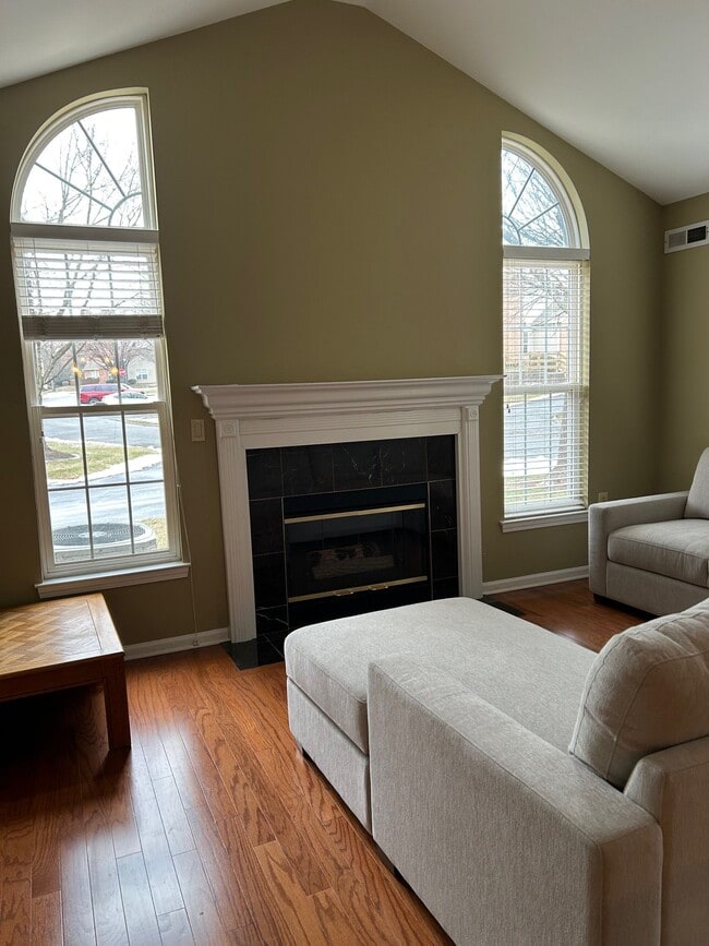 Building Photo - 88 Woolsey Ct