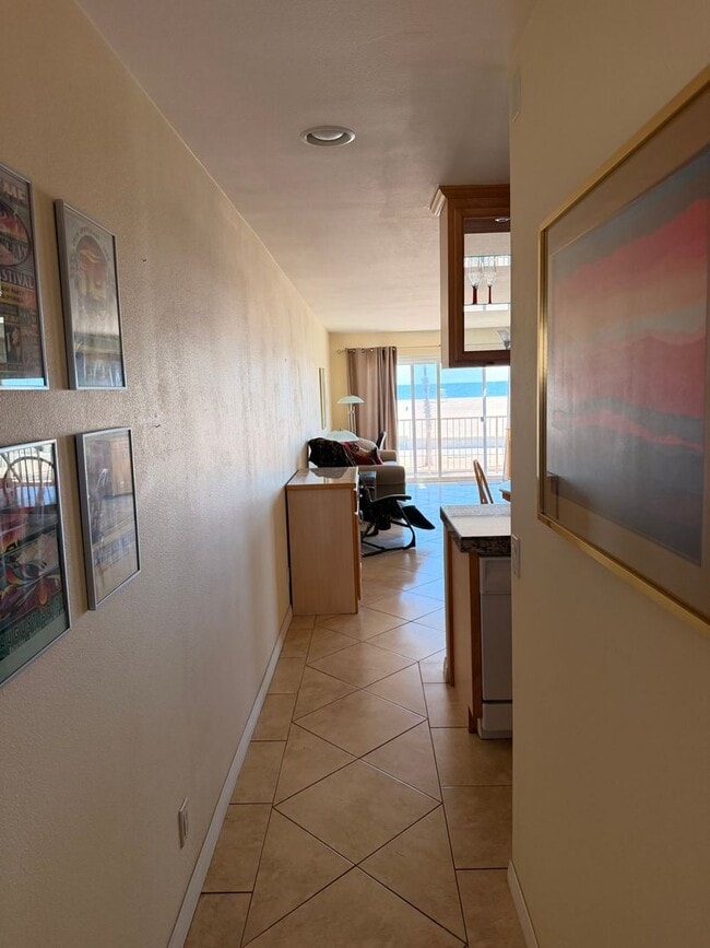 Building Photo - 223 E Surfside Dr