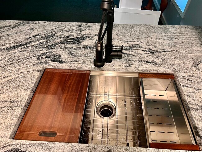 Building Photo - 2828 S 9th St