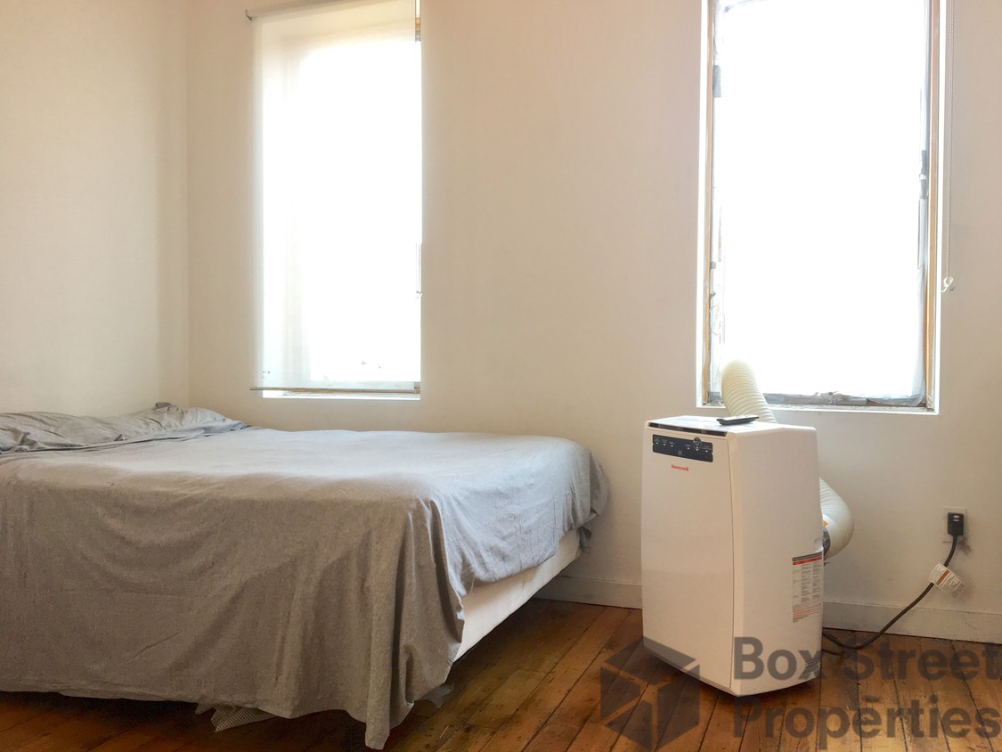 Foto principal - 163 Montrose Ave