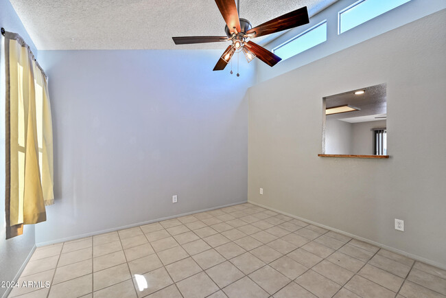 Foto del edificio - 5580 S Kings Ranch Rd