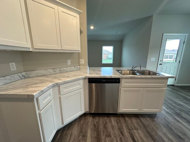 Foto del edificio - Quiet cul-da-sack - 3 bed 2 bath 2 car garage