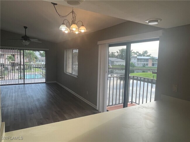 Foto del edificio - 5109 Coronado Pkwy