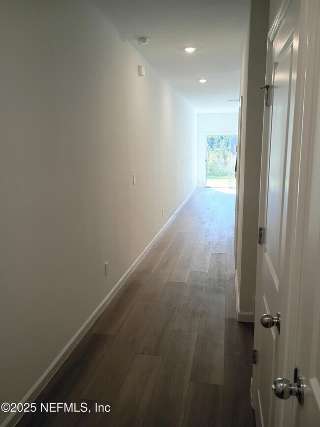 Foto del edificio - 555 Holly Lks Dr