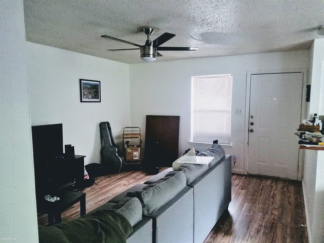 Building Photo - 5401 Rose Hill Cir