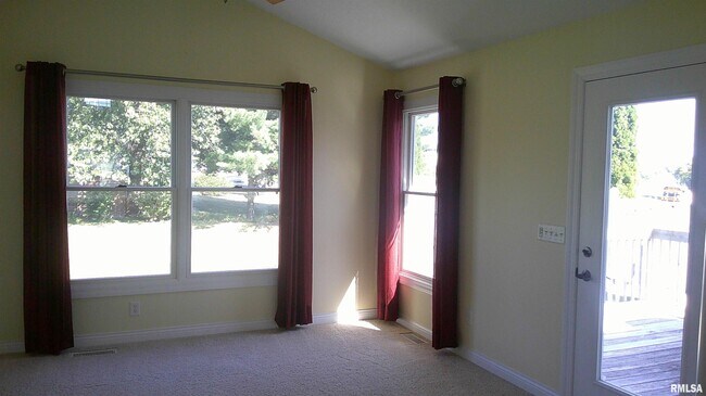 Foto del edificio - 3011 Belmont Pl