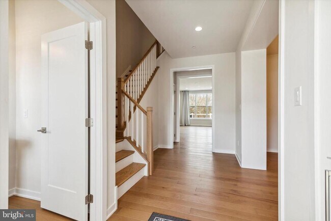Building Photo - 15 Tamarack Cir