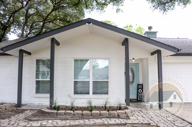 Building Photo - 6023 Vickijohn Dr