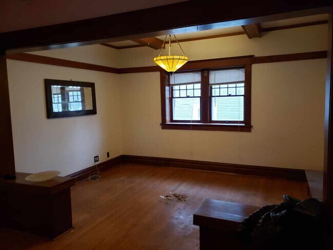 Foto del edificio - 1833 E 9th St