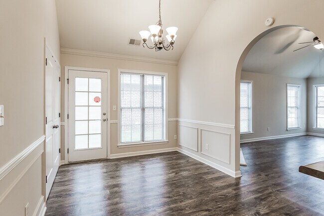 Foto del edificio - 6048 Cathwick Dr