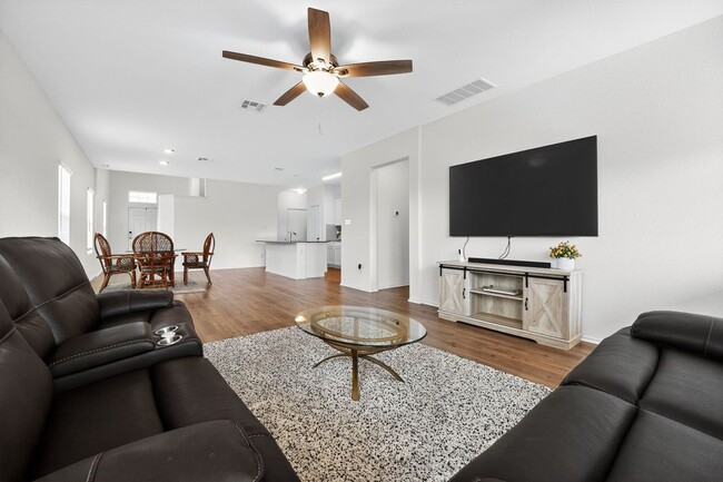 Building Photo - 141 Rowdy Yates Wy