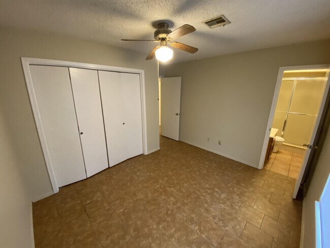 Building Photo - 3421 Bryn Mawr Cir