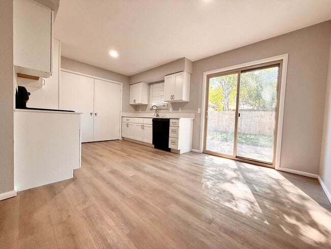 Building Photo - ***2607 Walker St***