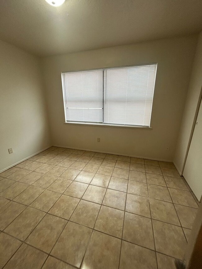 Foto del edificio - 2 bed 1 bath