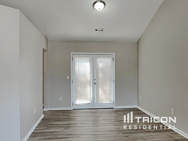 Building Photo - 1573 Dillard Rd