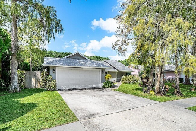 Foto del edificio - 1252 Raintree Ln