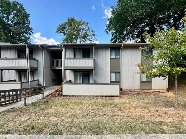 Foto del edificio - 2250 Sunderland Rd