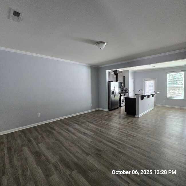 Foto del edificio - 190 Thornhill Dr