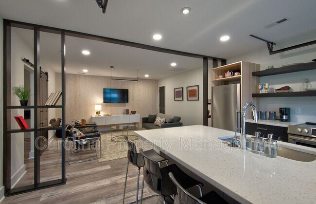 Building Photo - 3945 Rockfern Rd