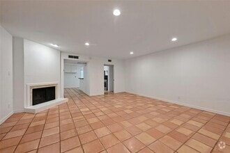 Building Photo - 6637 Valleyside Rd