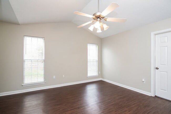 Foto del edificio - 748 Northwood West Cove