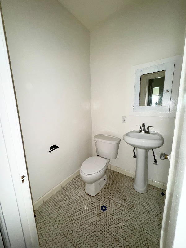 Photo - 7964 Fountain Ave Apartment