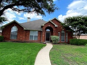 Building Photo - 9900 Buckingham Ln