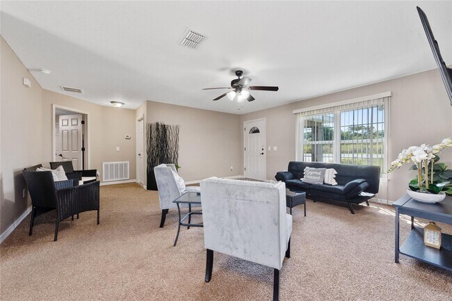 Foto del edificio - 227 Oak Ln Loop