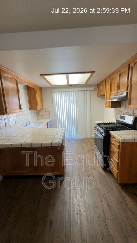 Foto del edificio - 1330 S Rossmoor St