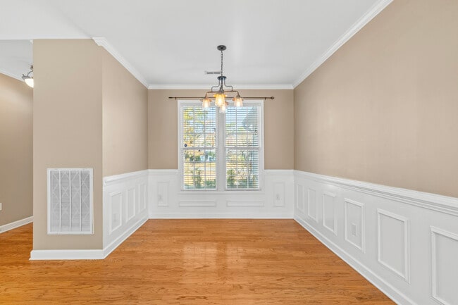 Photo - 212 Doral Dr House