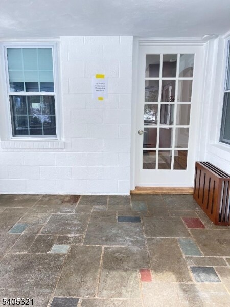 Building Photo - 3 Meadow Dr