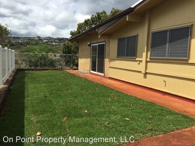 Foto del edificio - 3 br, 2 bath House - 98-958 Kaamilo St.