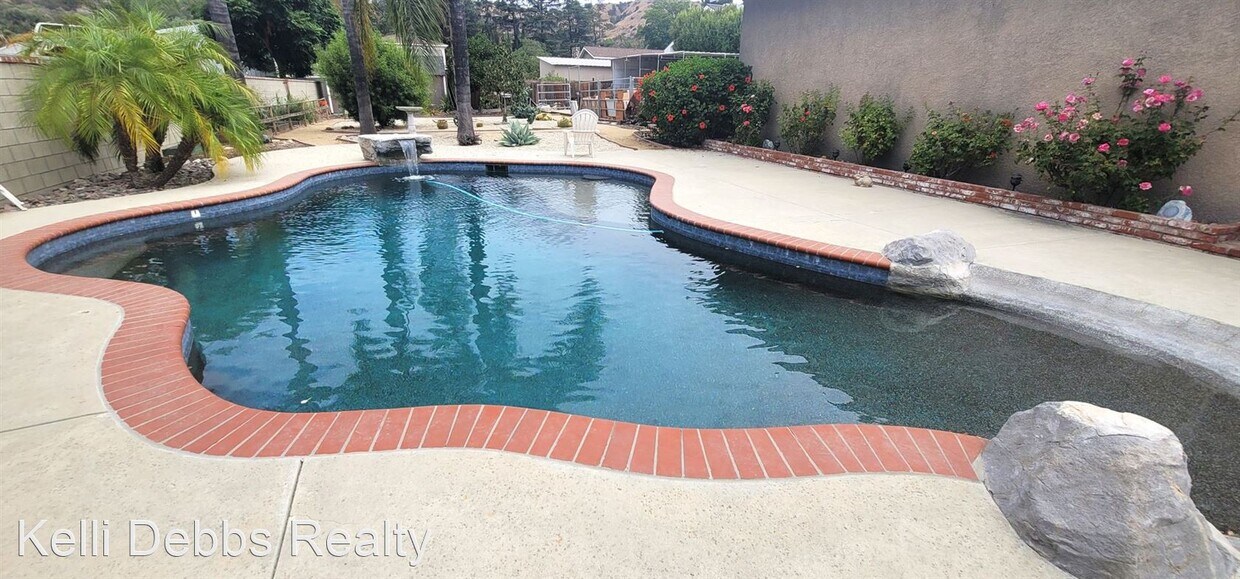 Primary Photo - 4 br, 2.5 bath House - 10453 La Tuna Canyo...