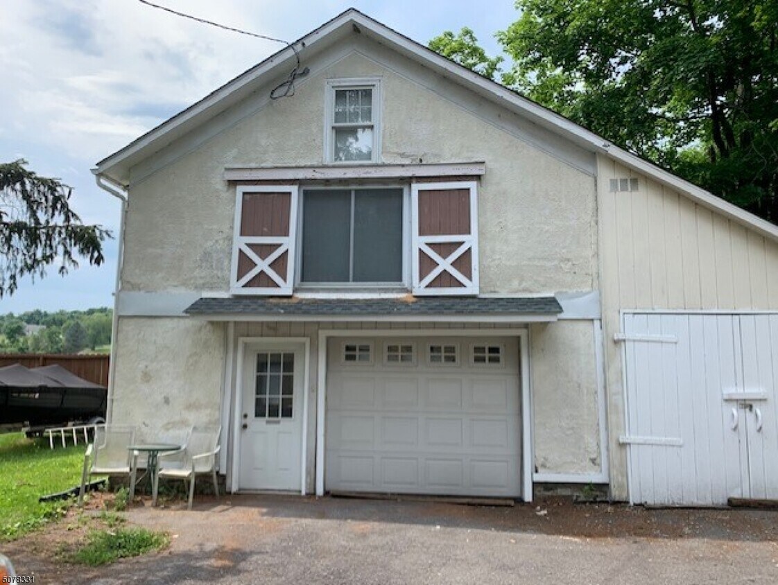 376 NJ94 Unit 6, Newton, NJ 07860 Room for Rent in Newton, NJ