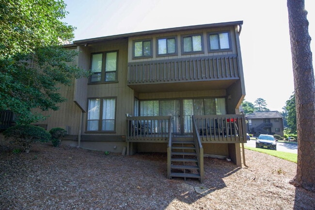 Building Photo - 800 St Andrews Dr