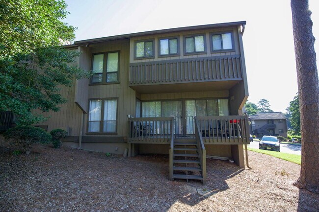 Building Photo - FULLY FURNISHED 2-Bed, 2-Bath Condo in Pin...