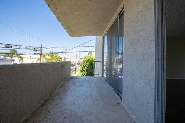 Foto del edificio - 3848-3858 W 226th St