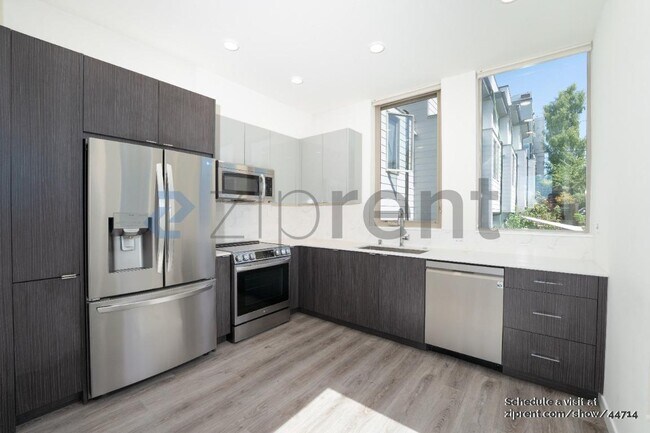 Foto del edificio - 2408 13th Ave S