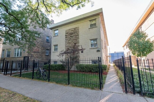 Foto del edificio - 1 bedroom in Chicago IL 60640