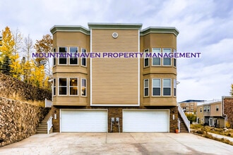 Building Photo - 736 Martin Dr