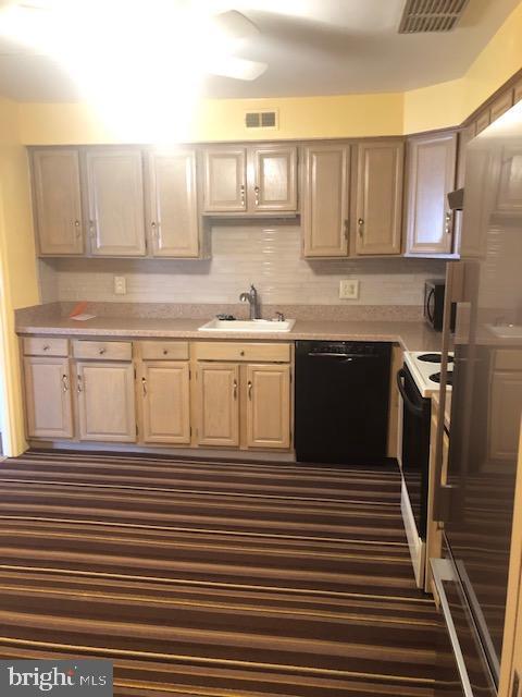 Building Photo - 11410 Strand Dr