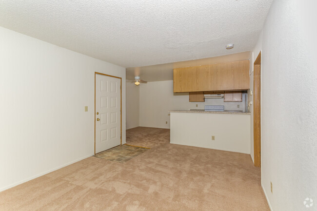 1BR, 1BA - 635 SF - Sunrise Oaks