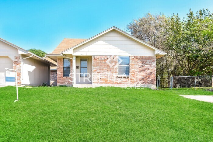 Primary Photo - Charming 2 Bedroom Home in Grand Prairie, ...