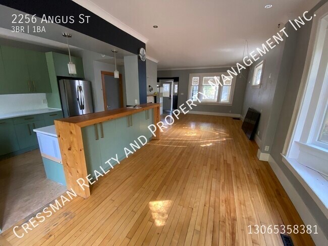 Photo du bâtiment - 3 bed, 1 bath FULL HOUSE located Downtown ...