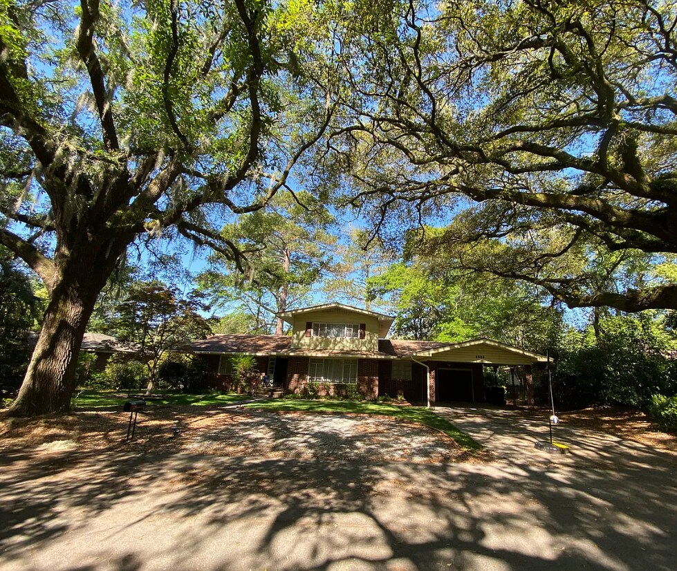 Foto principal - 5525 Waters Dr