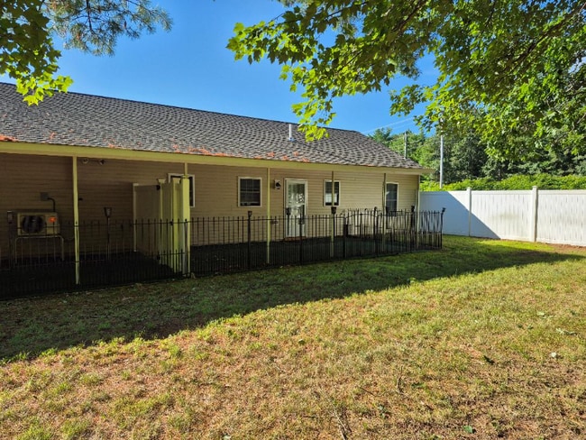 Building Photo - 10 Welchville Commons Dr