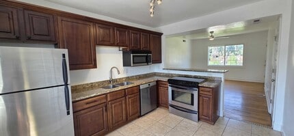 Building Photo - 808 E 300 S