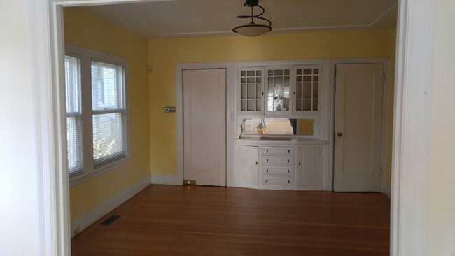 Photo - 28 Moss Ave House